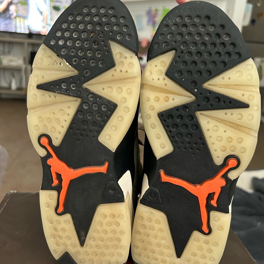 Jordan 6 Travis Scott Olive